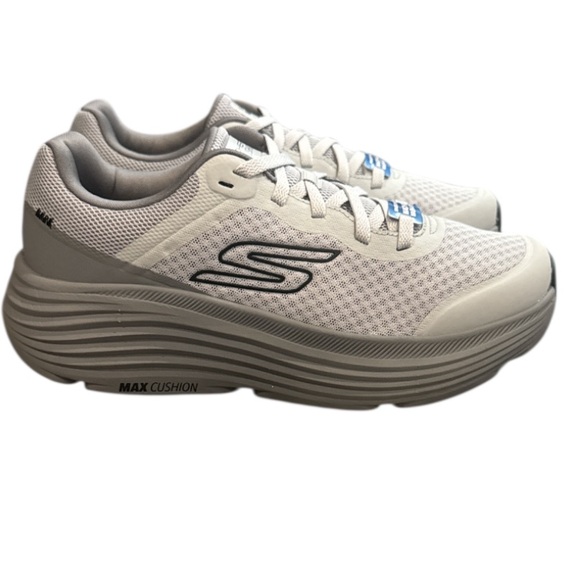 go run max cushion sneaker